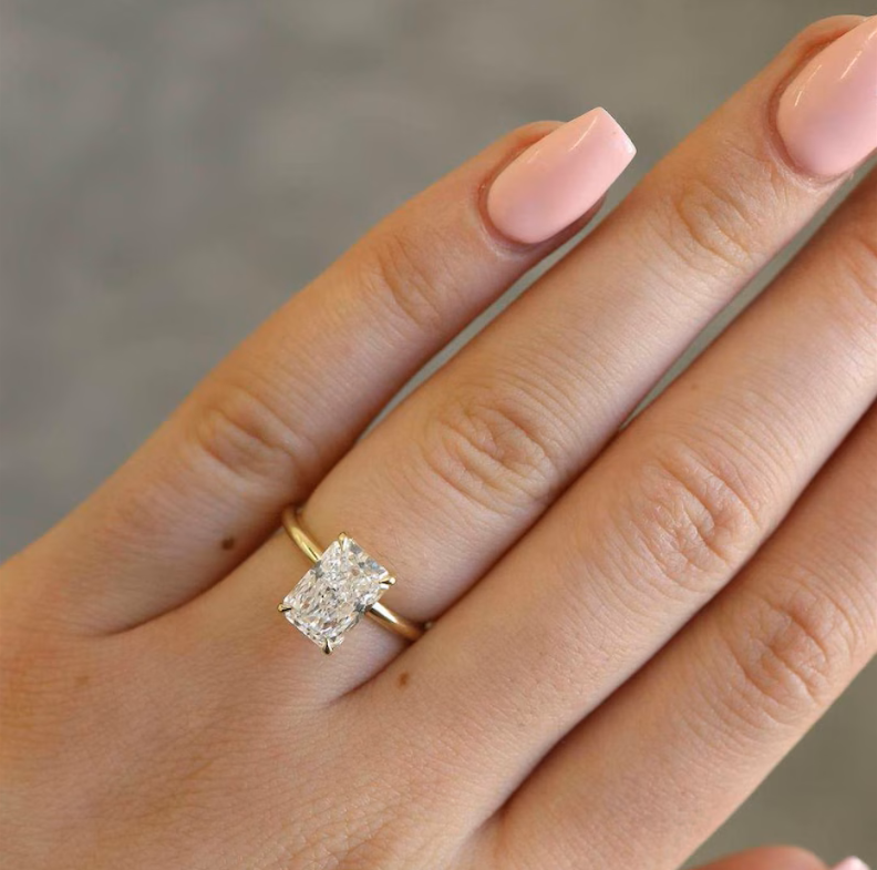 Radiant-Cut Minimalist Plain Band